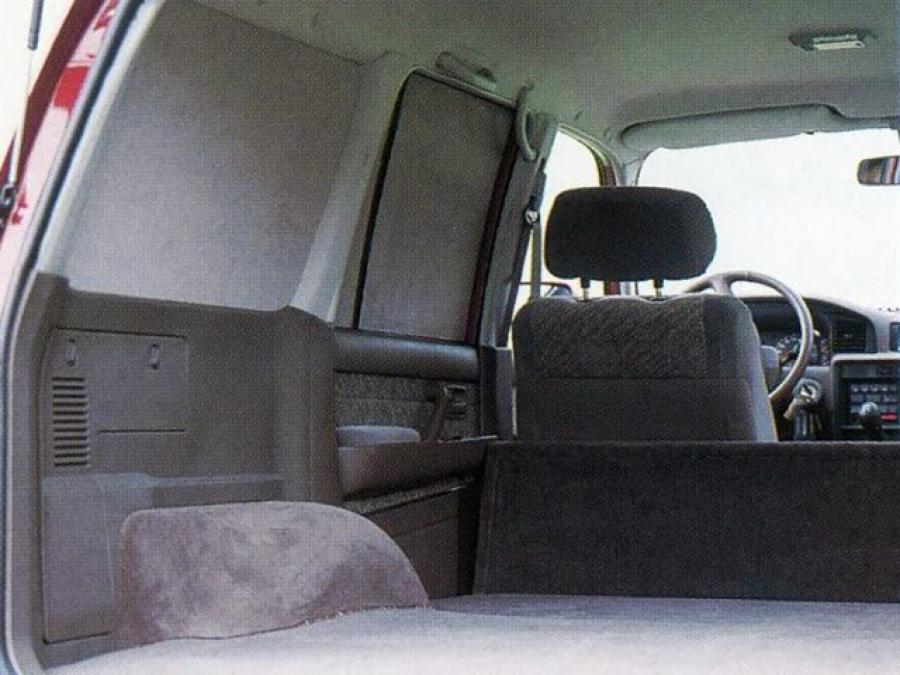  Toyota Land Cruiser 80 Customwagon 1991 года  (фото 2 из 2)